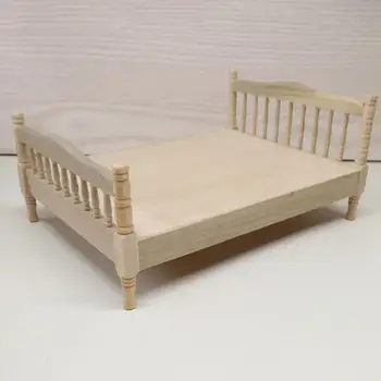 Модель европейской двуспальной кровати 1: 12, Миниатюрная мебель для спальни для украшения, аксессуары для песочного столика на железнодорожной станции, Архитектурные аксессуары